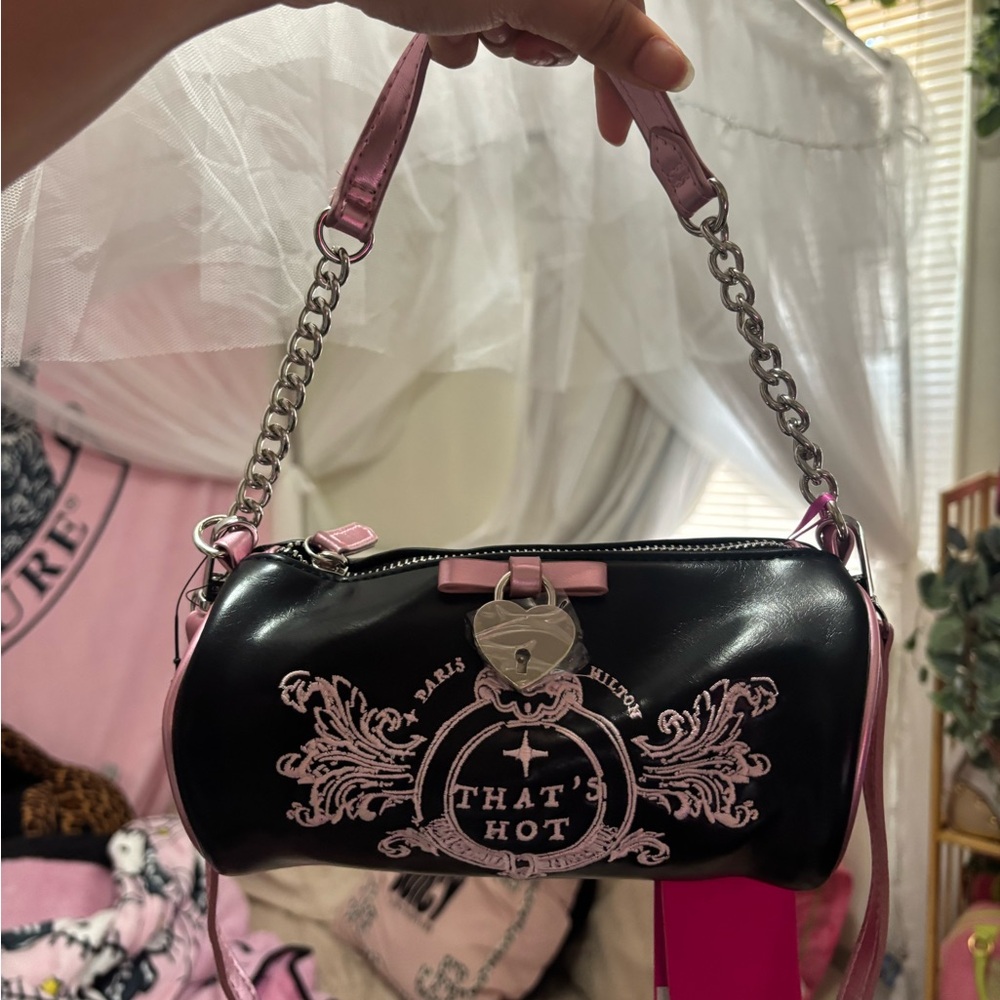 Paris Hilton barrel bag - Picture 8 of 9
